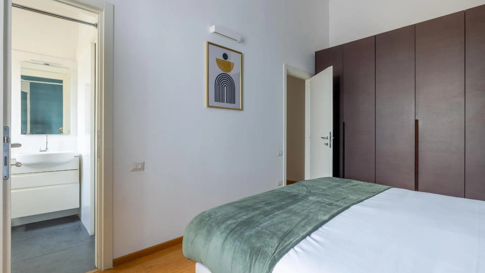 Apartment Elegant Apt With Two Bedrooms Rome Italy