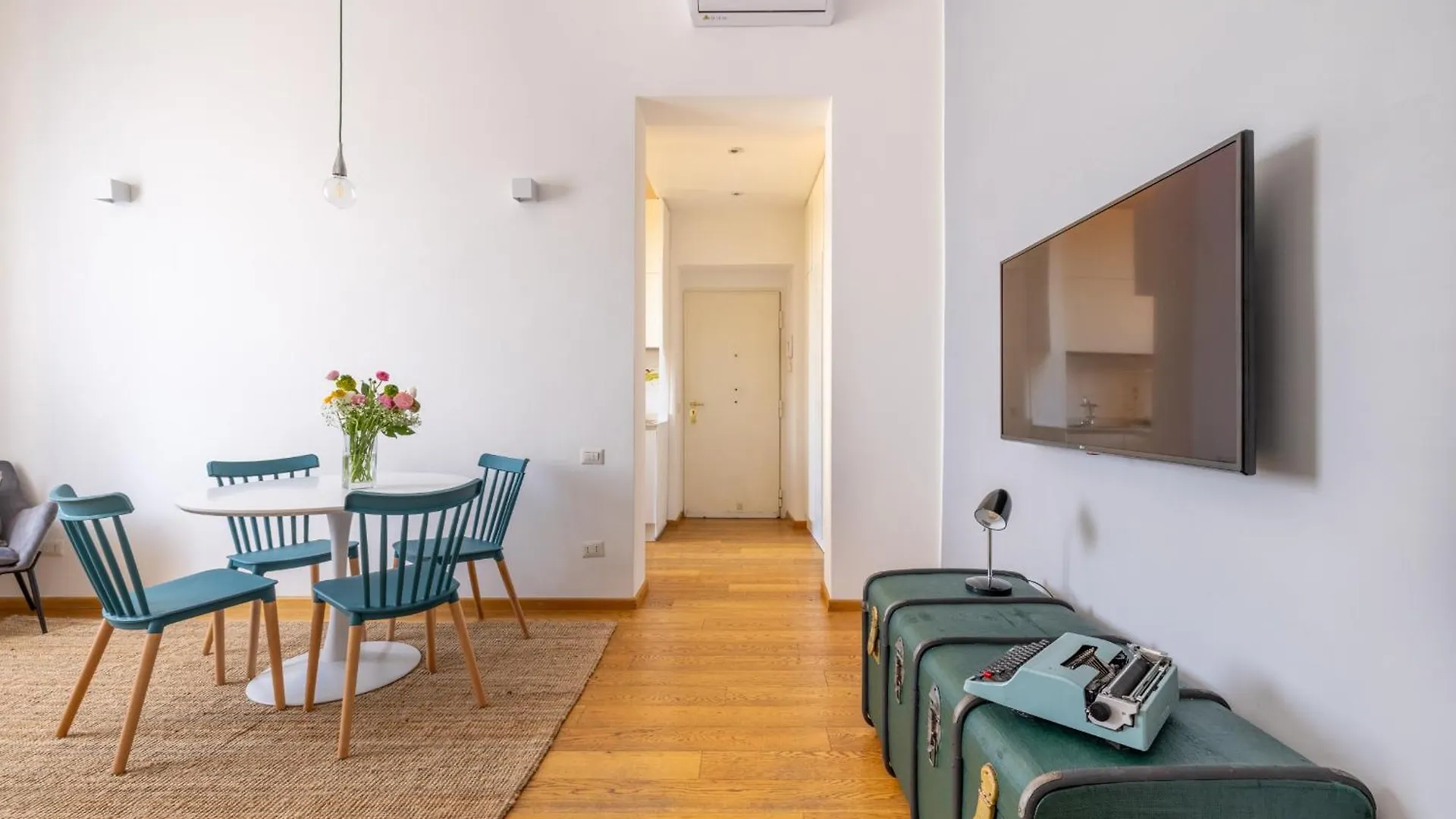 Apartment Elegant Apt With Two Bedrooms Rome
